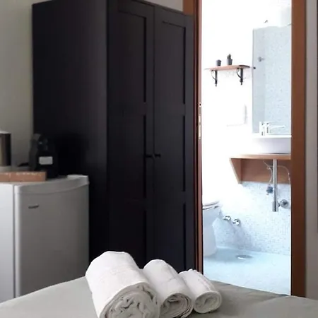Pepe's Place - Re Di Affittacamere 3*