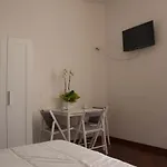 Pepe's Place - Re Di Pensión 4*